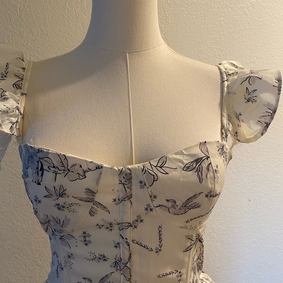 Elegant Cream Floral Ruffle Top - Picture 12 of 15